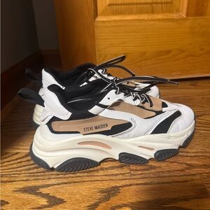 Steve Madden Black, White, and Tan Chunky Sneakers